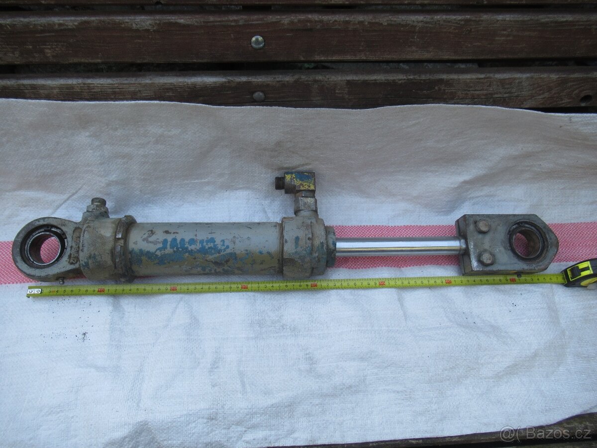 Olejová pístnice 60cm.chod 19cm.