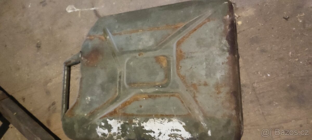 Plechové kanystry 20l