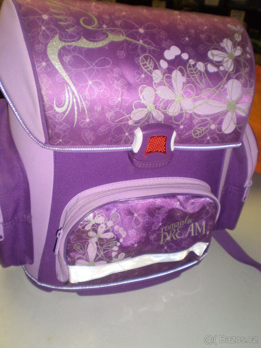 školní aktovka  - barva fialova zn.DREAM - jako nová