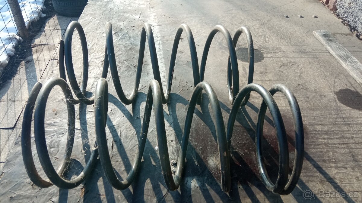 Tatra 613 pružiny přední