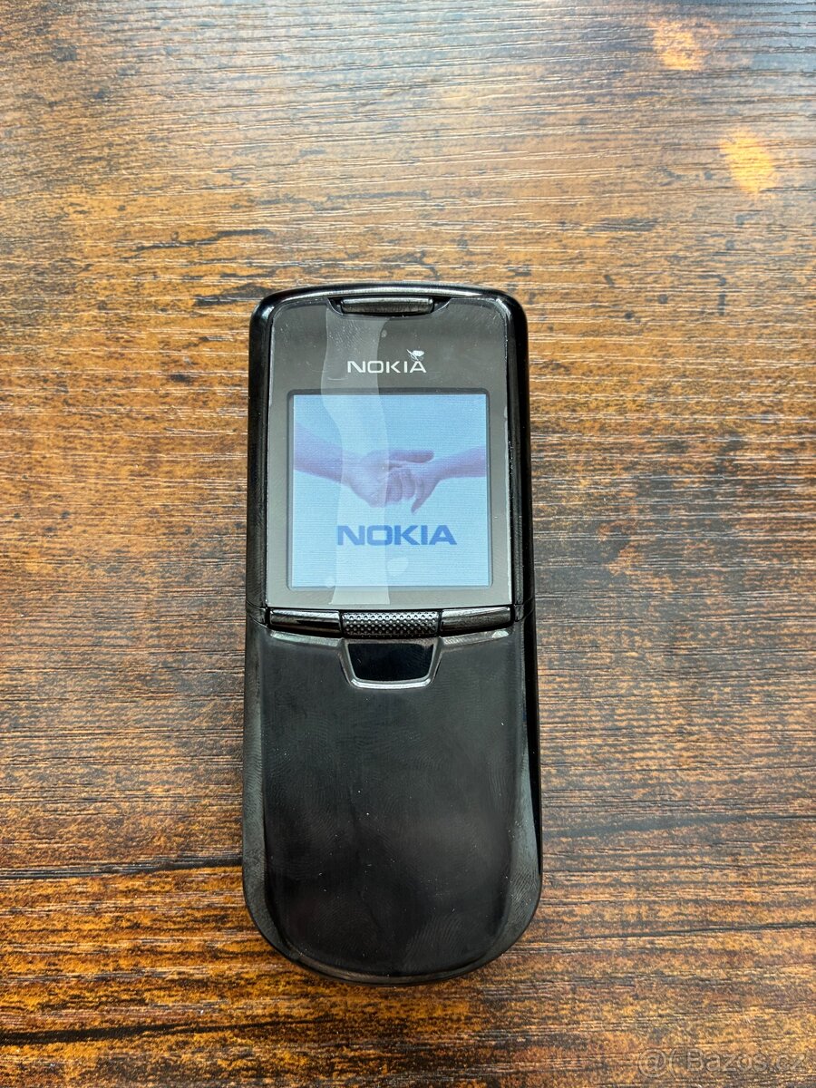📱 Nokia 8800 – černá - top stav.