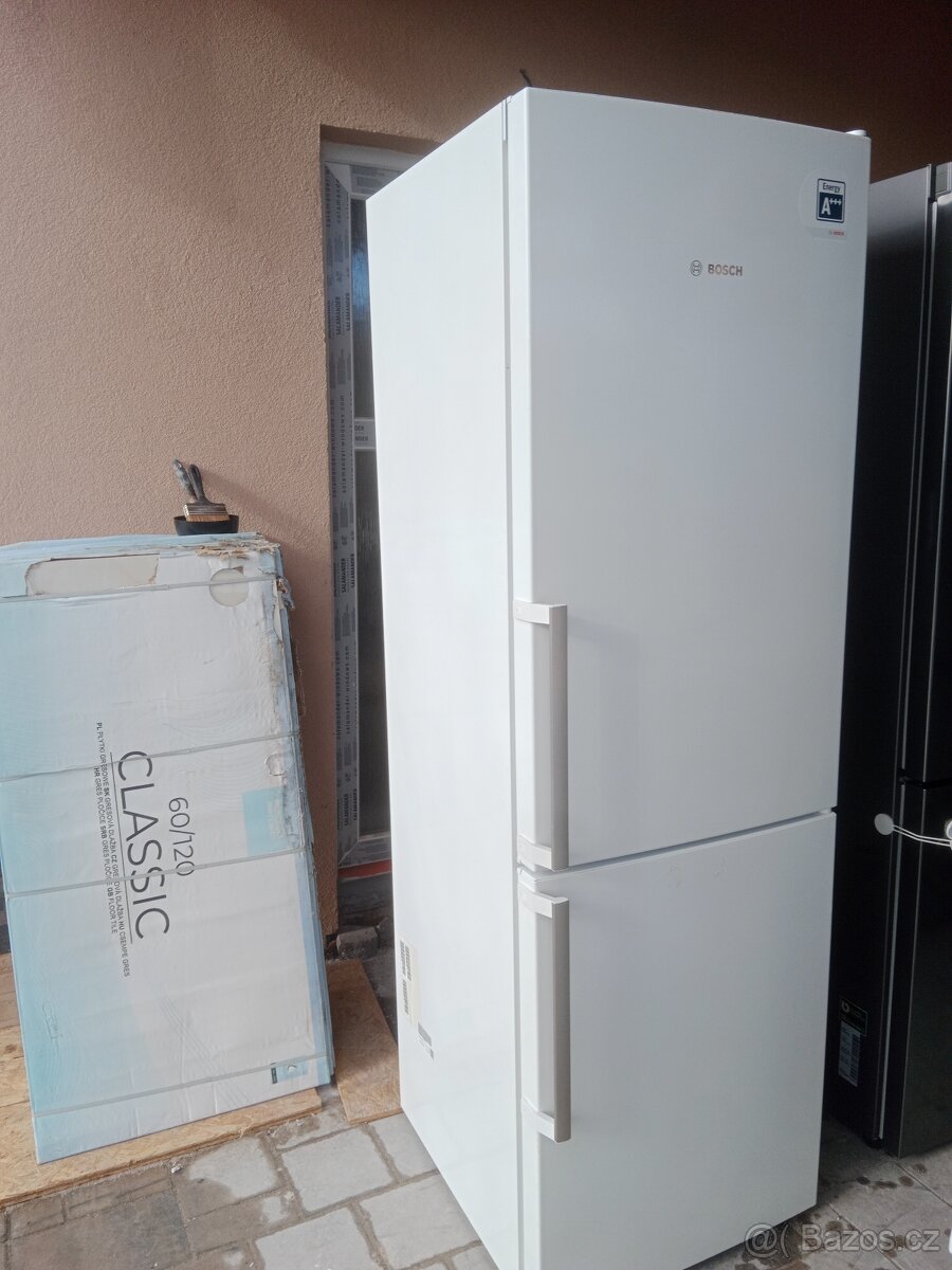Lednice s mrazakem Bosch A+++