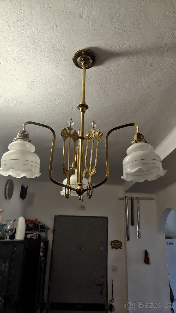 Mosazný lustr