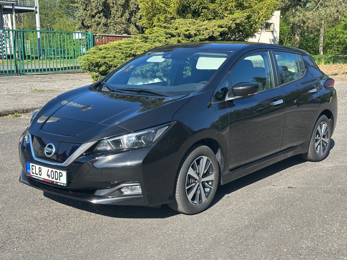 Prodám Nissan LEAF, 40 kWh Acenta