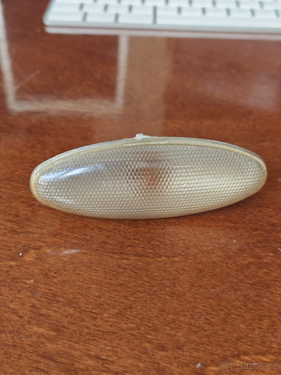 Jaguar XJ 2,7d levý přední blinkr