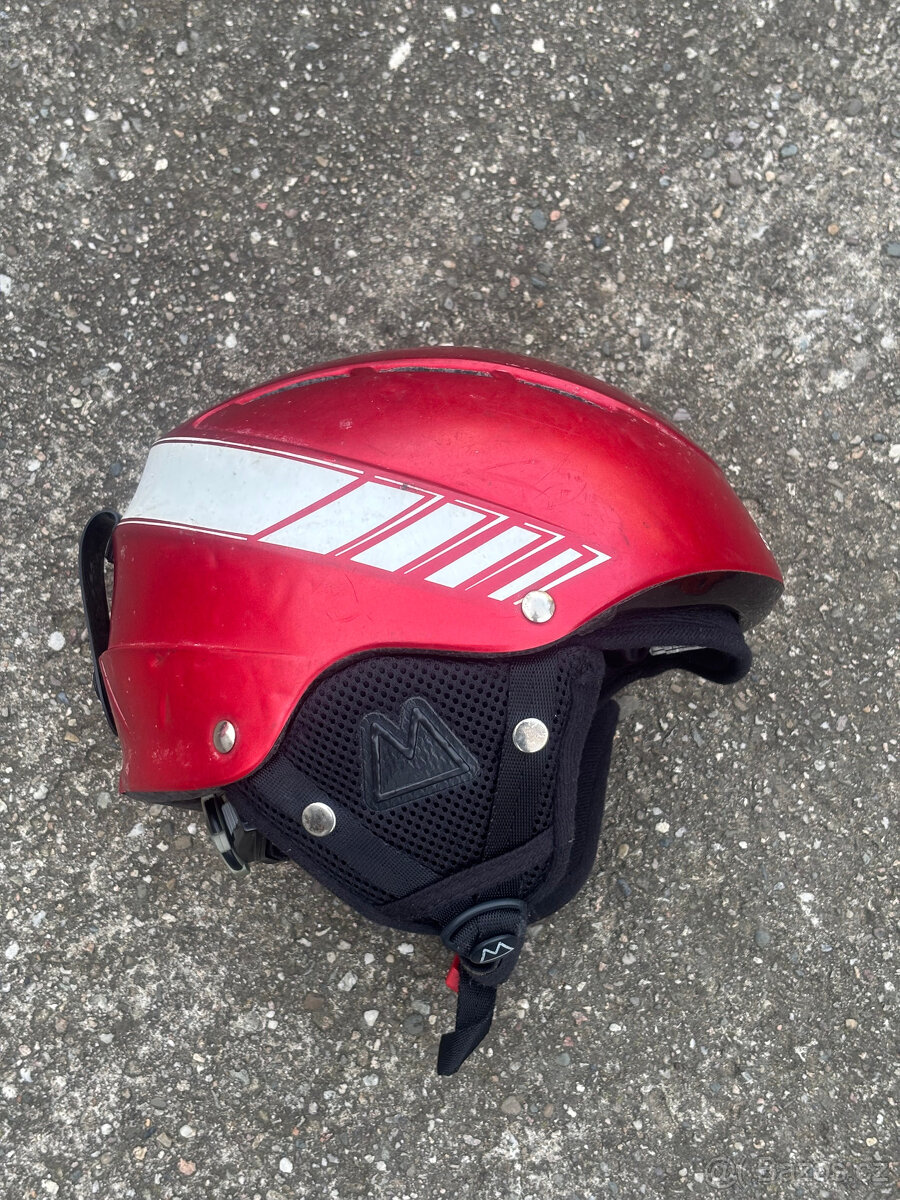 Prodám lyžařskou přilbu 56-58cm+bryle