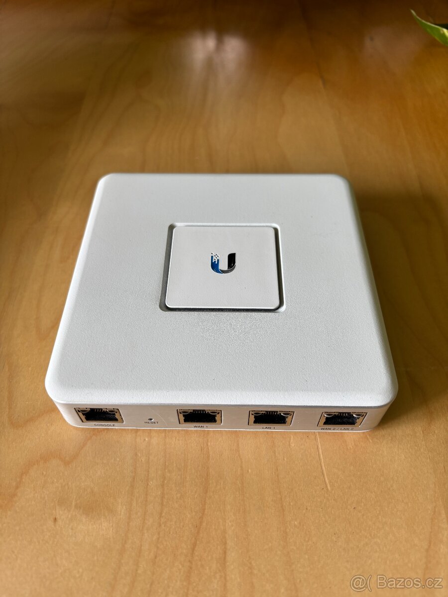 Ubiquiti UniFi - Security Gateway (USG)