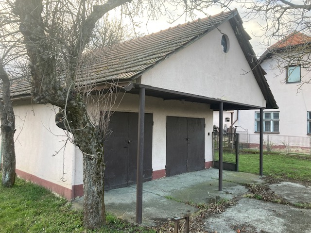 Pronajmu garáže i pro 2 auta Zlín, Kudlov