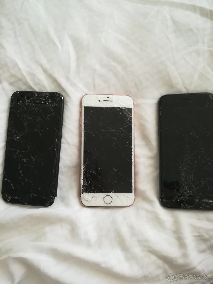 Iphony na díly