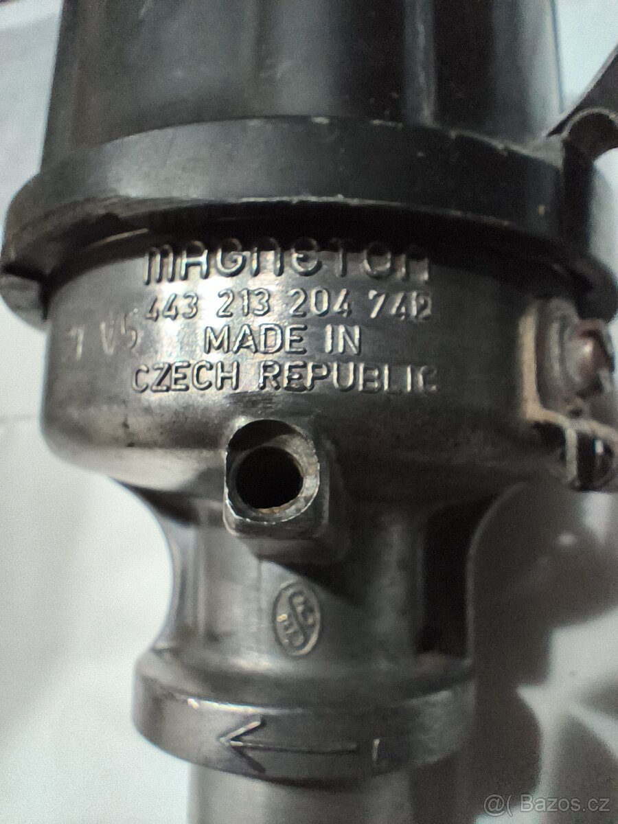Rozdělovač PAL 443 213 204 860