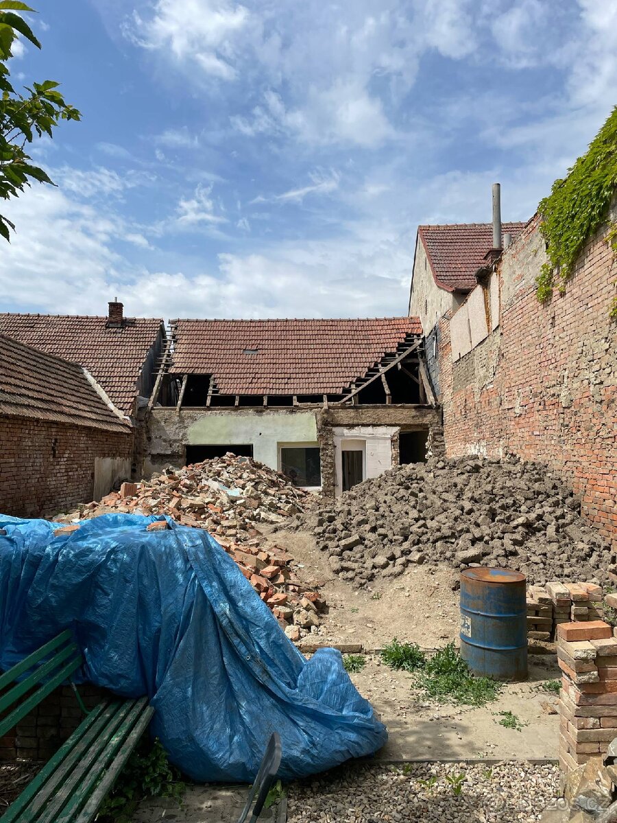 Suť a hlína