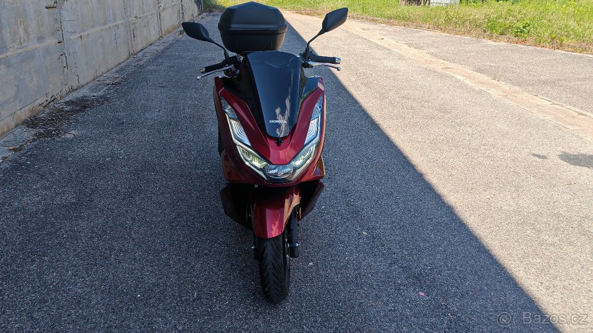 Honda PCX 125 , 2861km. Rok.2021