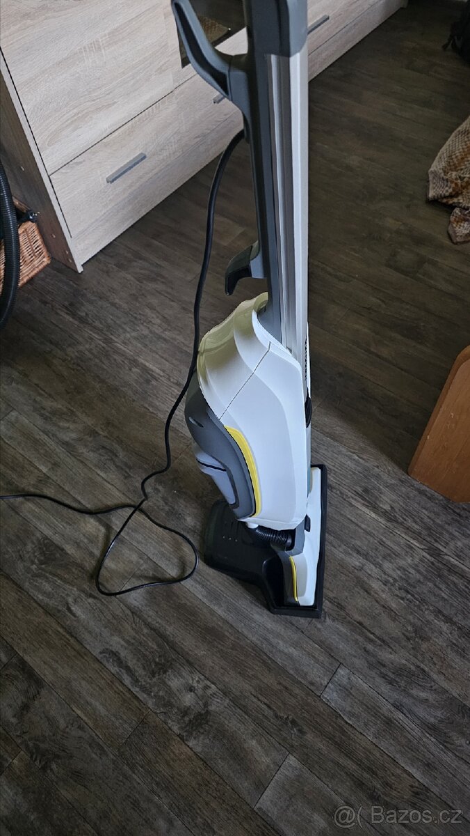 Vysavač Karcher na mokré vysavyni tyčový