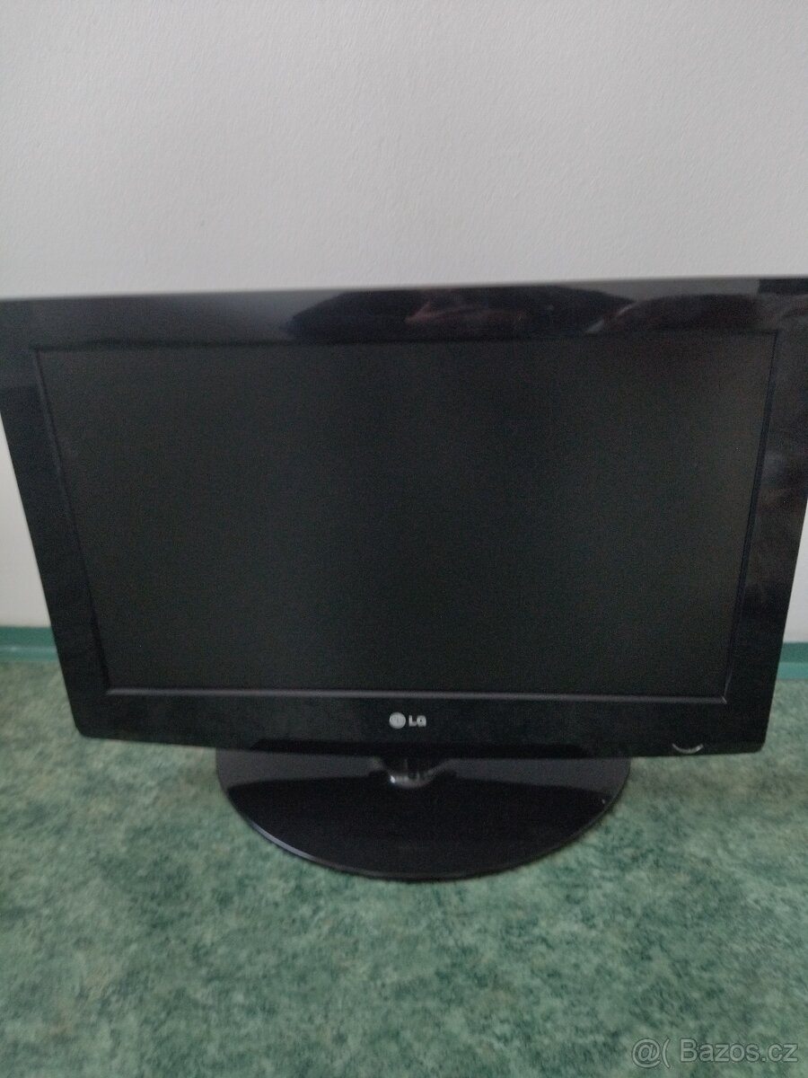 TELEVIZOR 26LG 3000 SE SET TOP BOXEM STRONG
