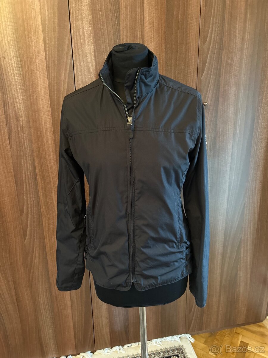 Champion černá bunda PC 2190,-
