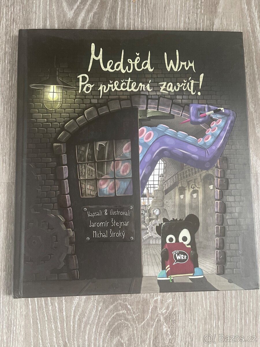 Medvěd Wrr kniha