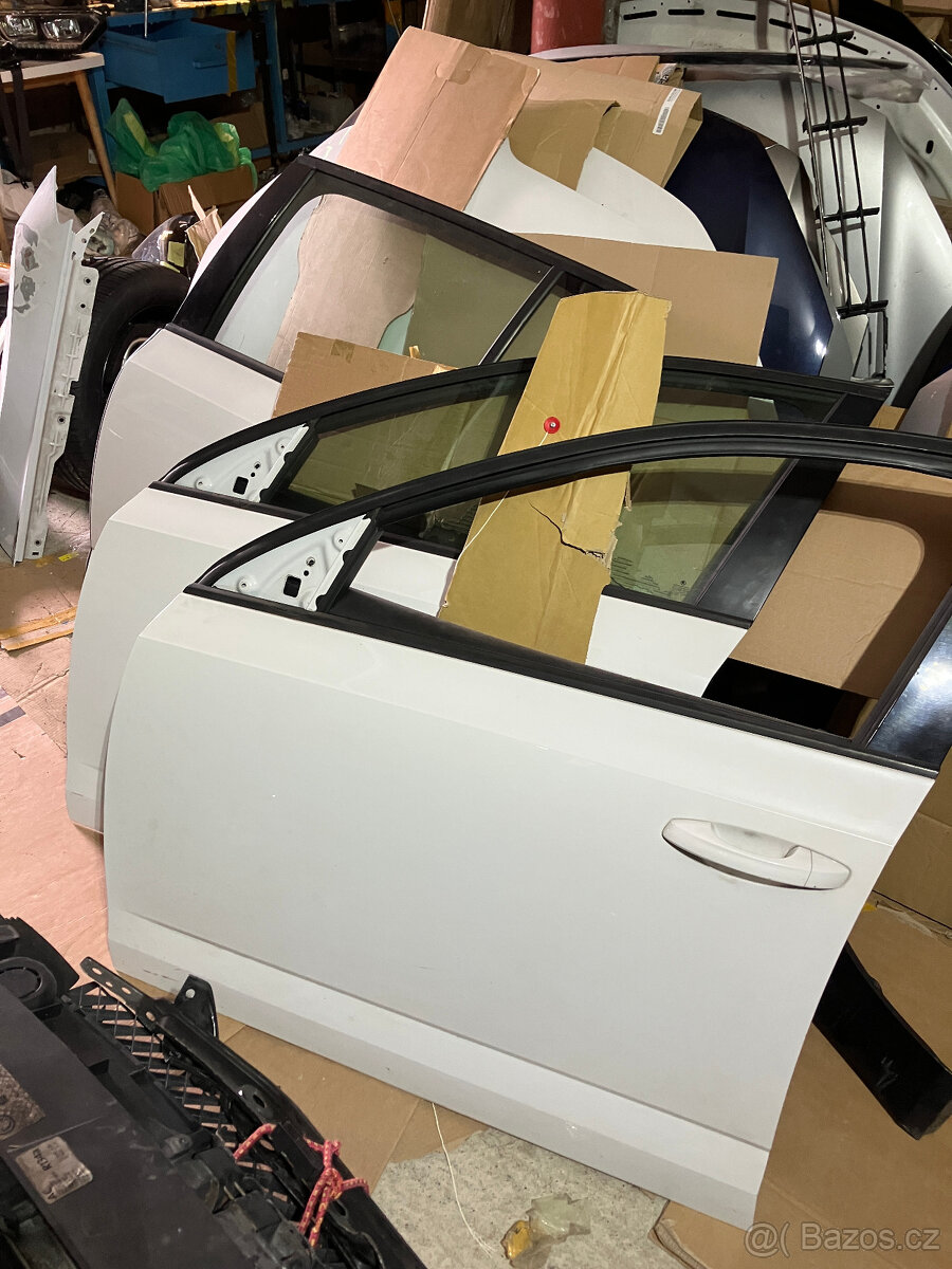 predni leve levy dvere skoda octavia iii 3 bile