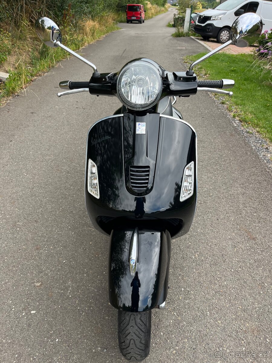 Vespa GTS Super 300
