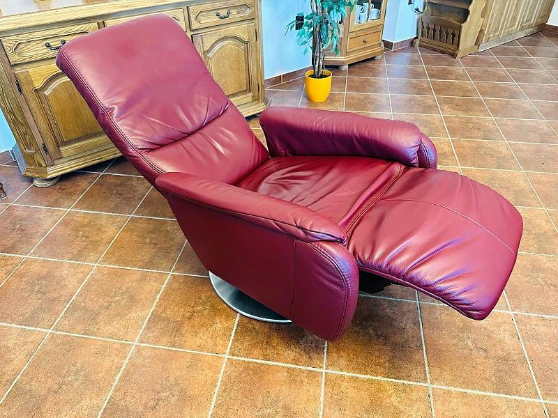 950 TV celokožené otáčecí polohovací křeslo s výsuvem