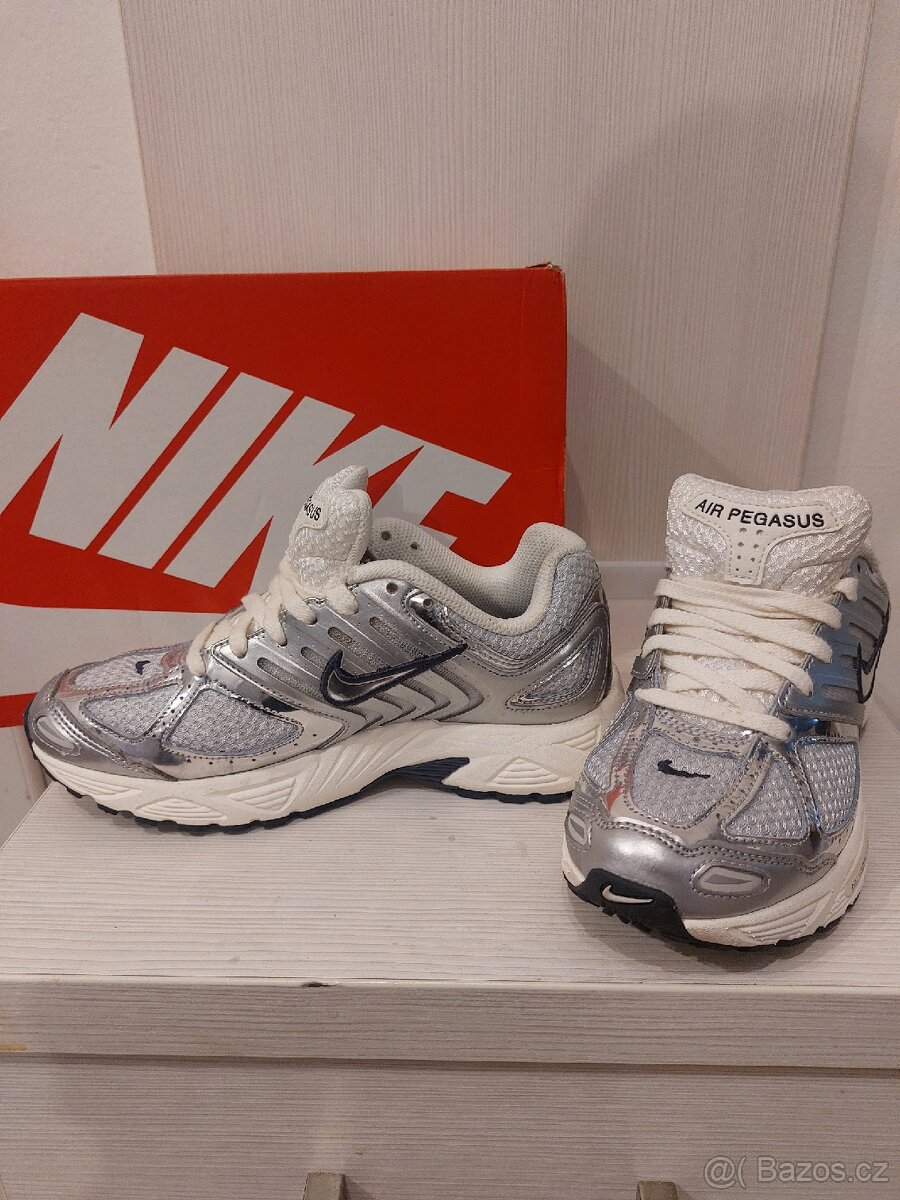 Dámské tenisky Nike Air