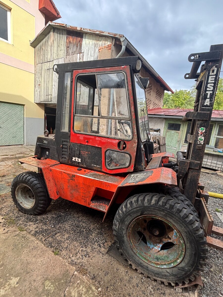 Koupím dveře levé na Desta 3522