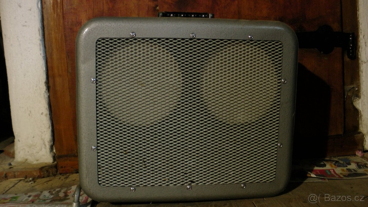 Retro reprobedna k 16mm promítačce