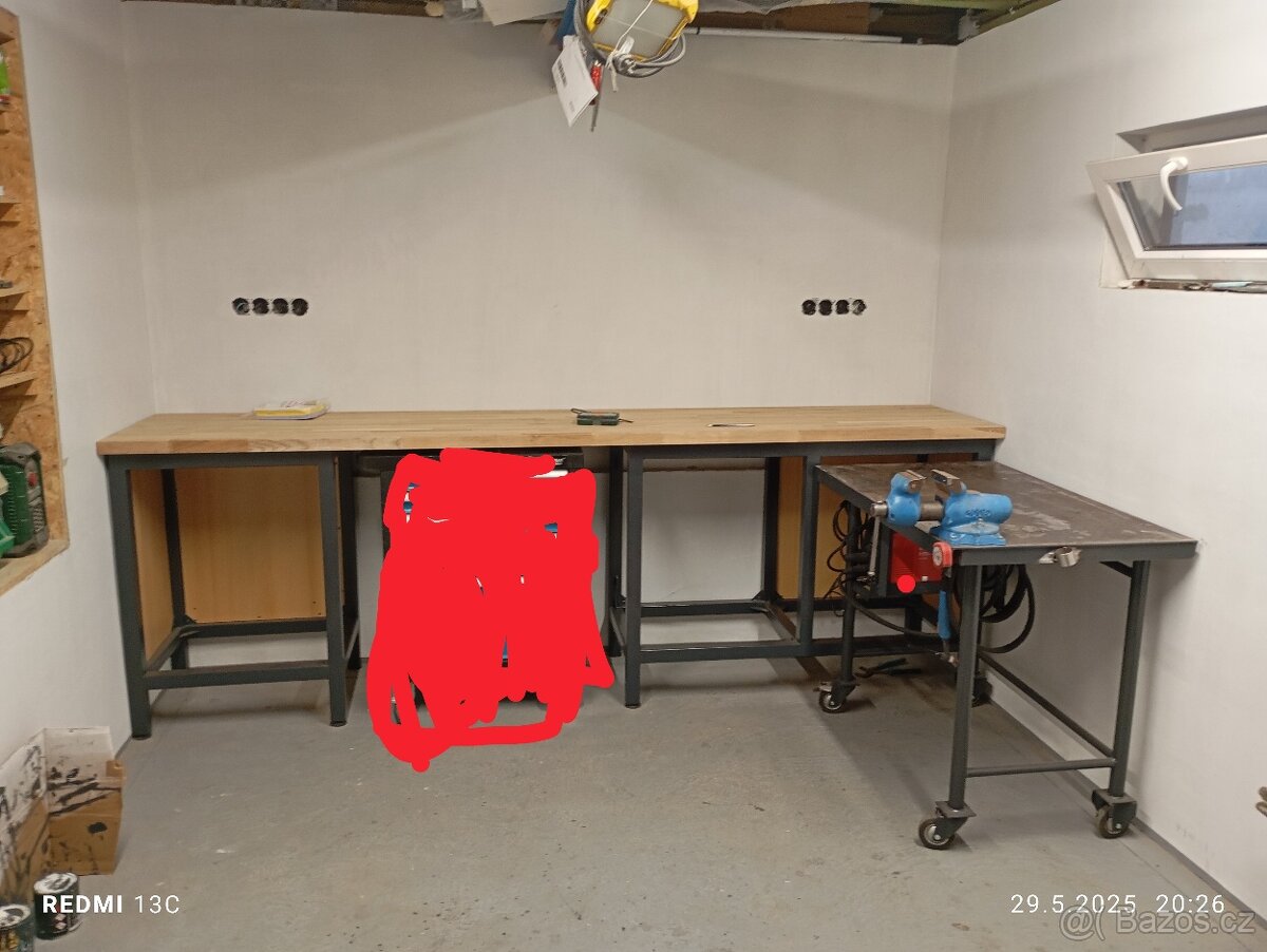 Dílenský ponk, pracovní stůl