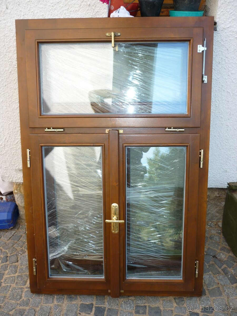 Okna dřevěná tříkřídlá půlová s nadsvětlíkem