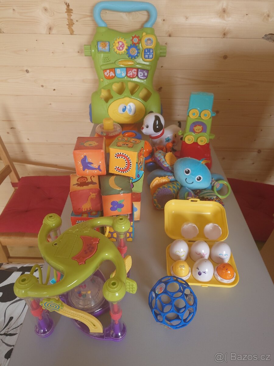 Krabice hraček pro malé děti