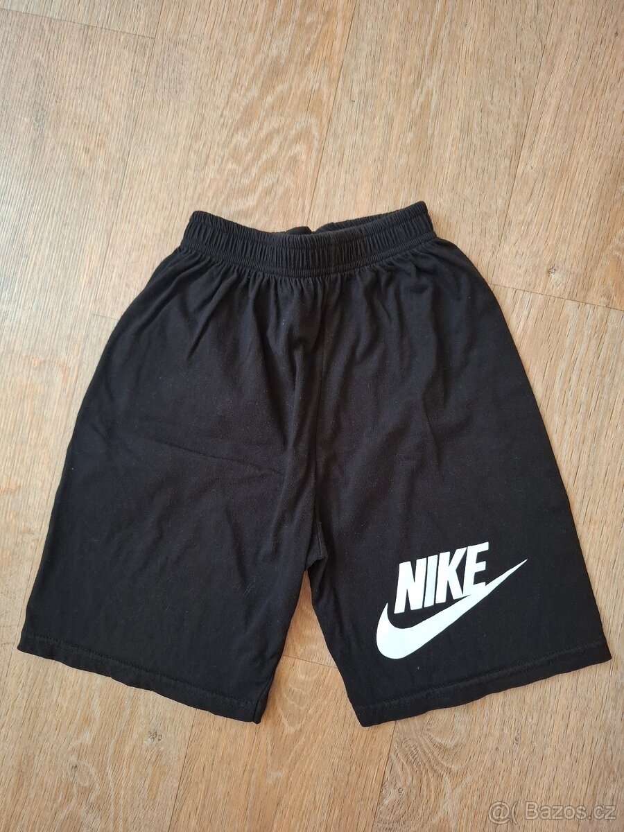 Kraťasy Nike
