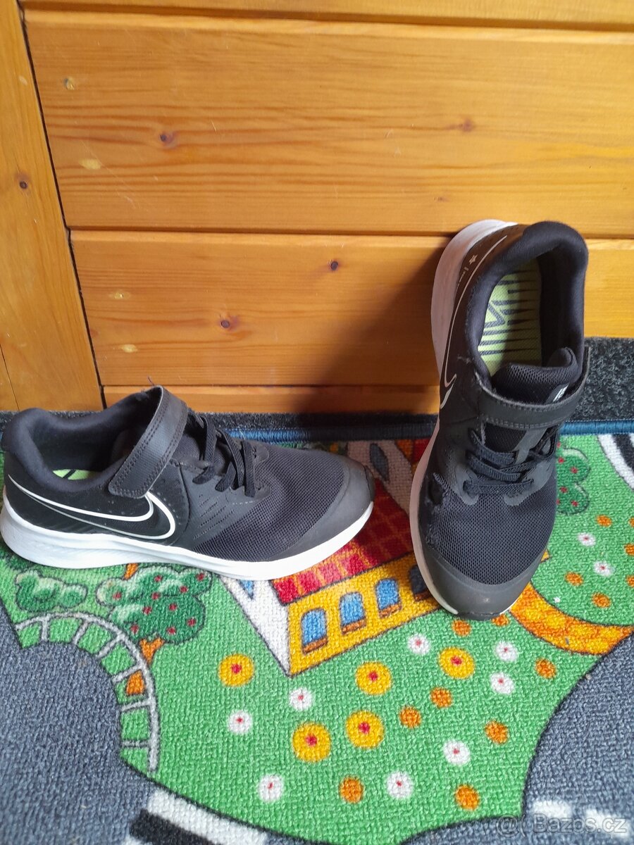 Detske sportovni boty Nike Runner vel. 35