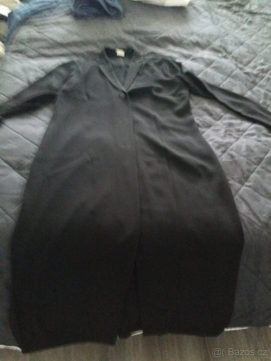 Prodám nový dlouhá lehký černý plášť vel. 36-38