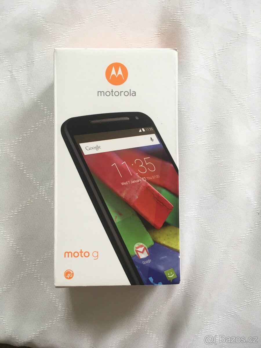 Motorola Moto G2 s příslušenstvím