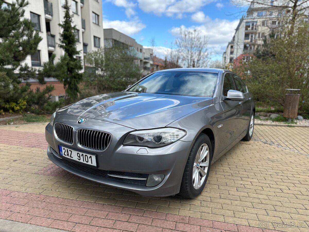 BMW F10 530D Manuál 2012