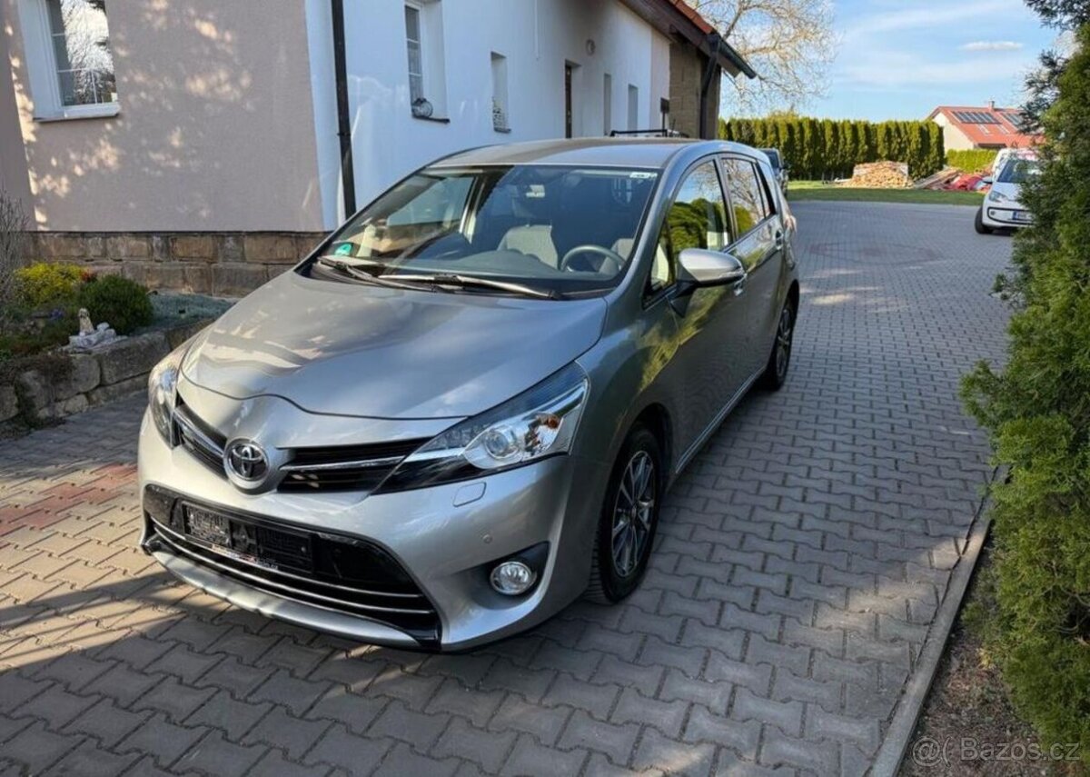 Toyota Verso 1,8 VVTi Top stav, výhř sedad benzín