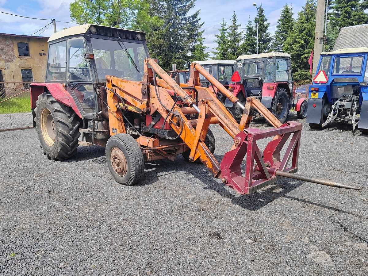 TRAKTOR ZETOR 7211 S NAKLADAČEM