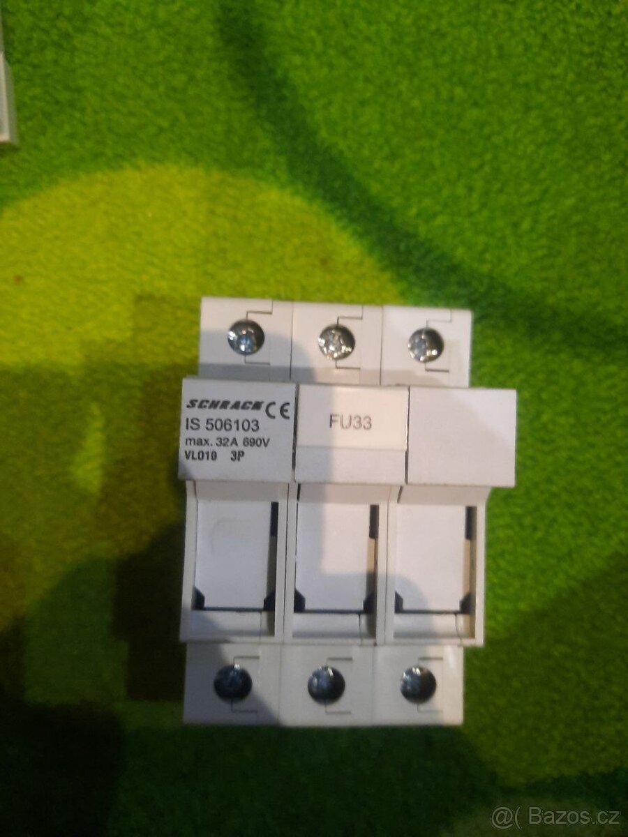 Pojistkový odpínač Schrack VL010 3P