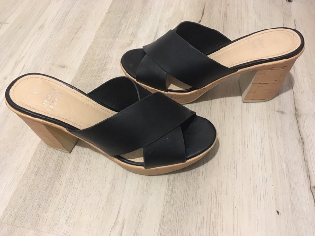 Dámské elegantní boty vel38