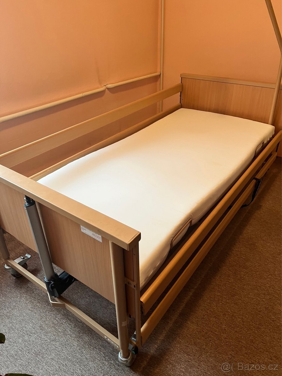 Elektricky polohovatelná postel