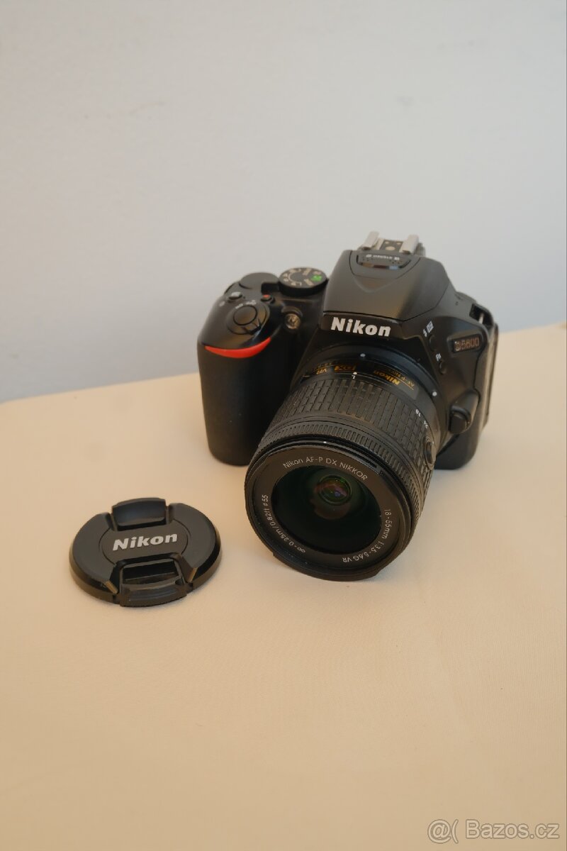Nikon D5600 + objektiv Nikkor 18-55mm