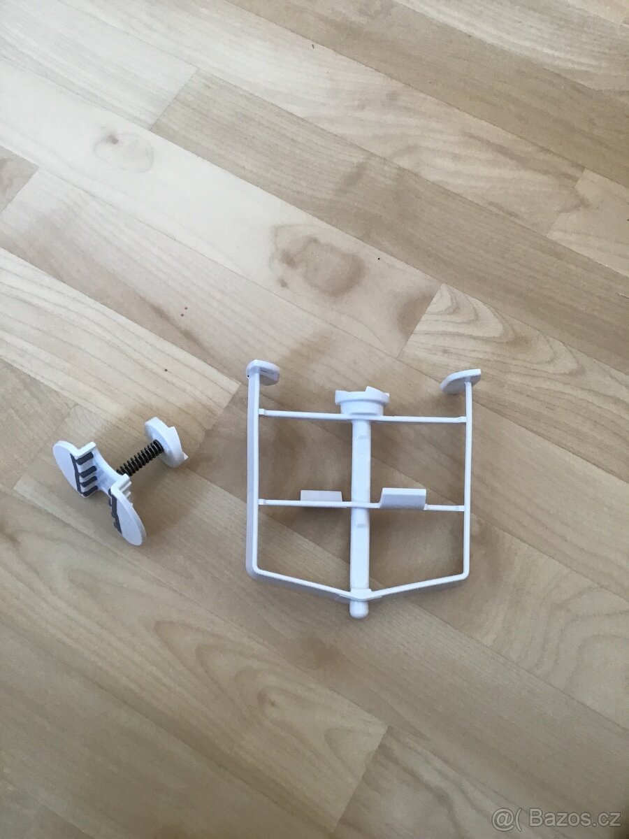 KitchenAid pohon adaptéru ke zmrzlinovači KitchenAid a metla
