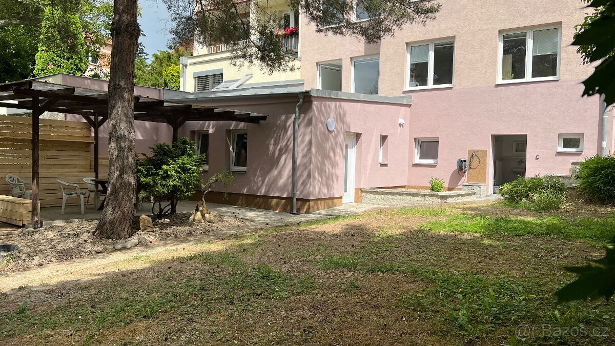 3kk s pergolou 63,5 m2.