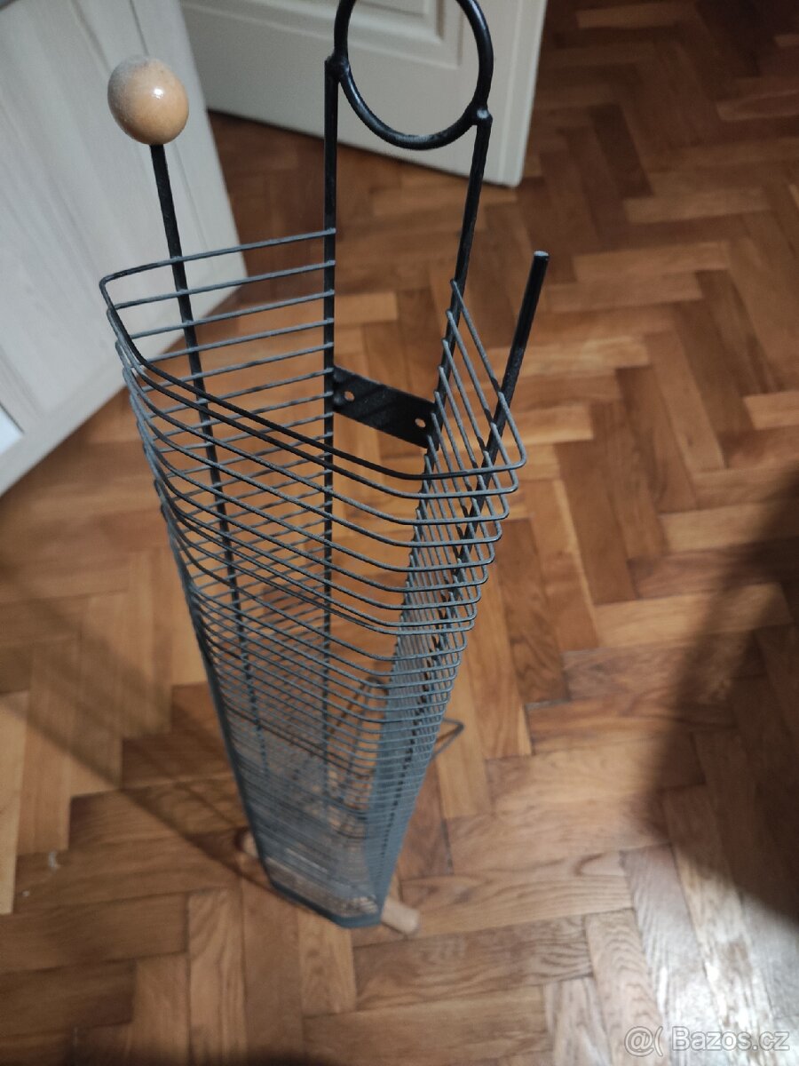 Stojan na cd