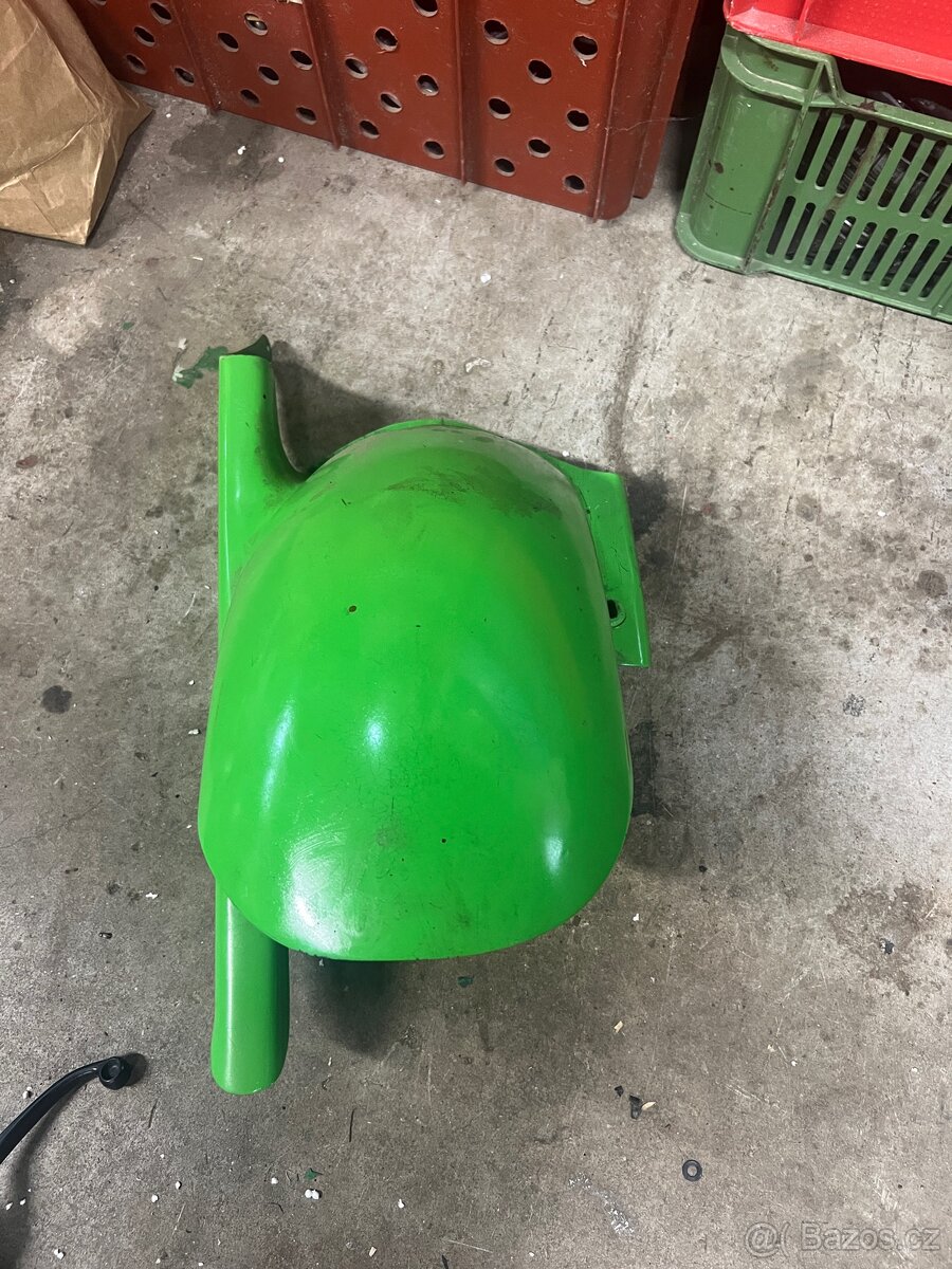 Kawasaki zx7r zadní blatník