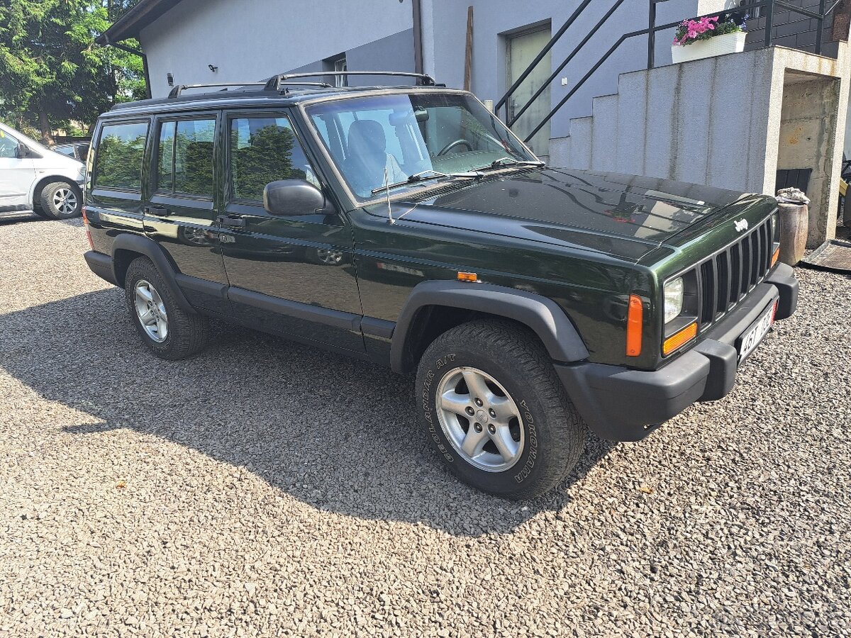 Prodam Jeep Cherokee 2.5 i v perfektnim stavu