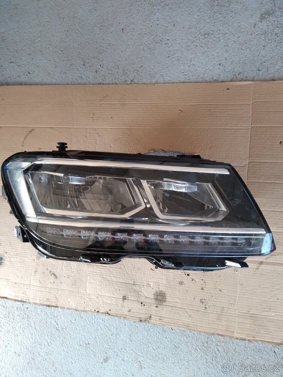 Svetlo predni Tiguan 2020