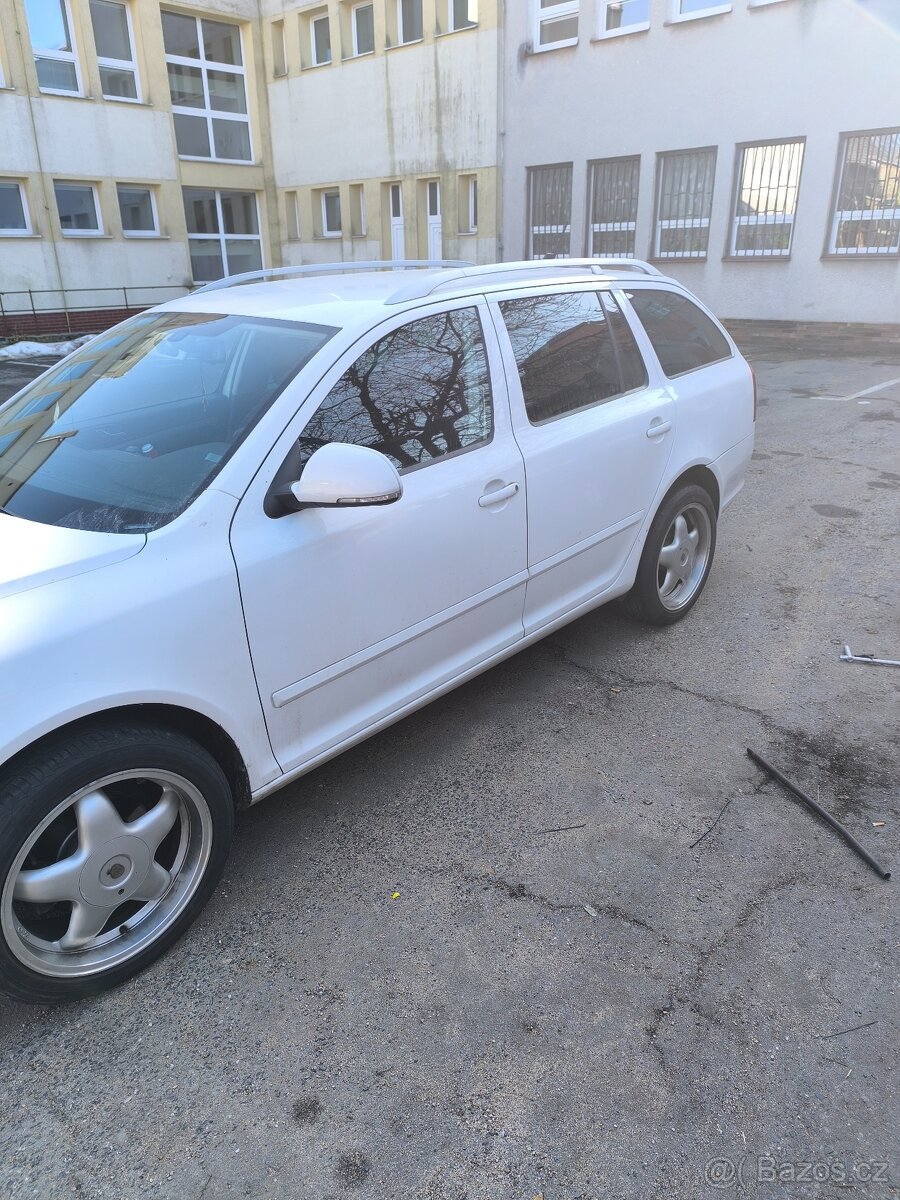 kola r 17 5112