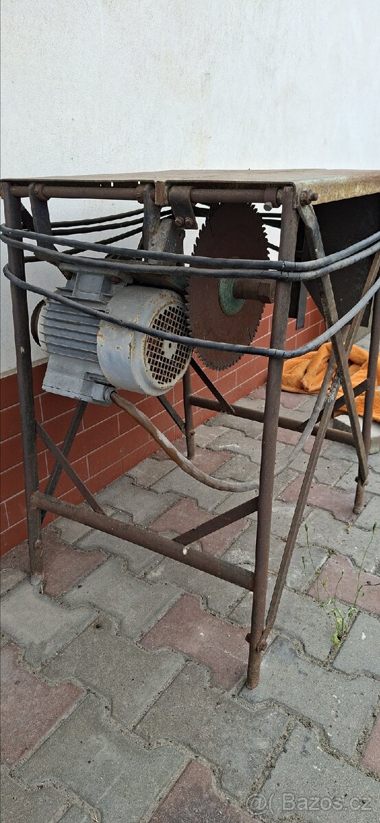 Stolní pila na 400V,  motor 1.5 Kw