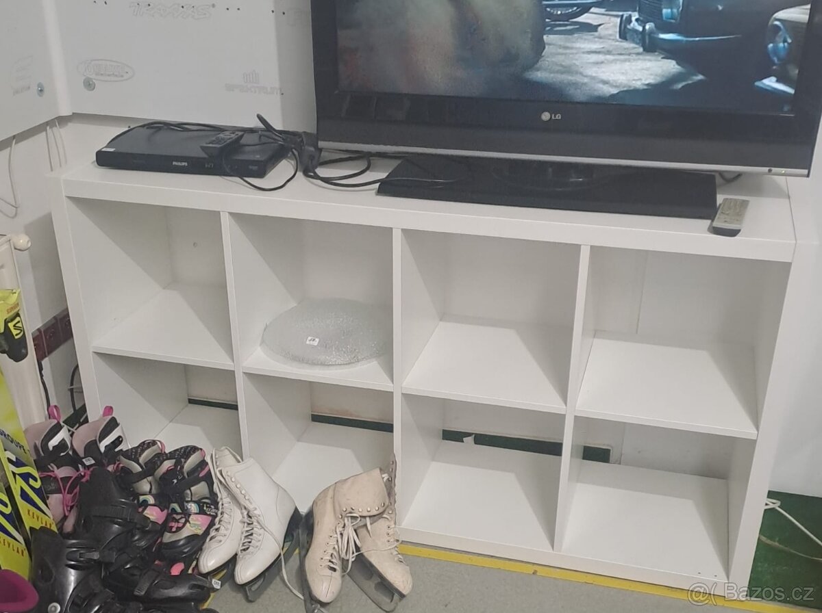 Ikea knihovna Kallax