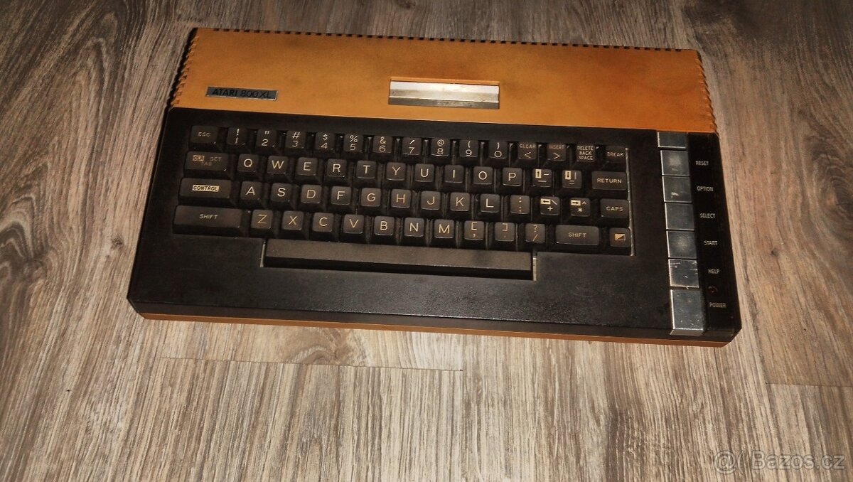 Prodám počítač Atari 800 XL .